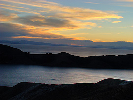 jezero Titicaca tsn po západu Slunce